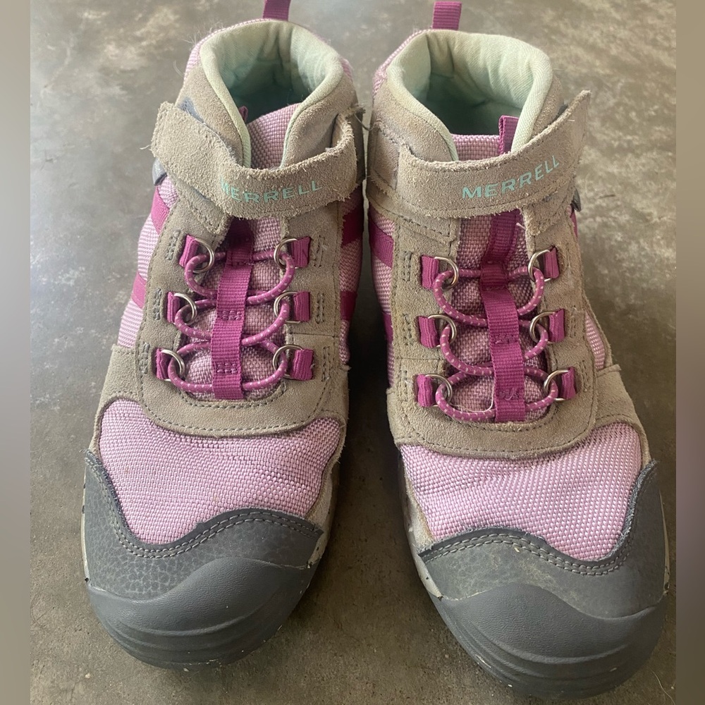 Girls Merrel hiking boots
